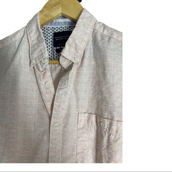 🔥Denim & flower men’s shorts sleeve button top - Picture 2 of 5